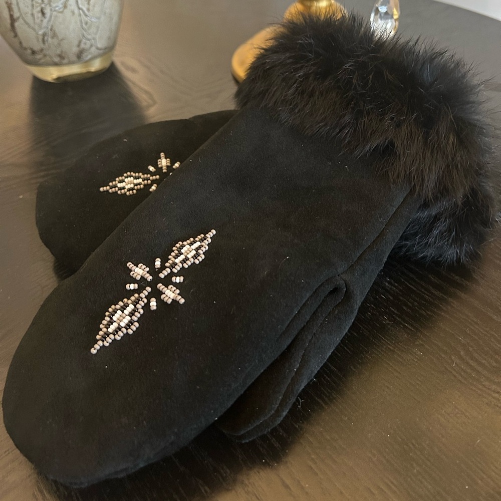 Manitobah Luxurious Black Fur-Trimmed Mittens with beading.